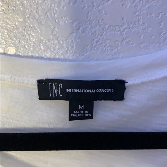 🌟Women’s INC White Crow Neck - Picture 4 of 4